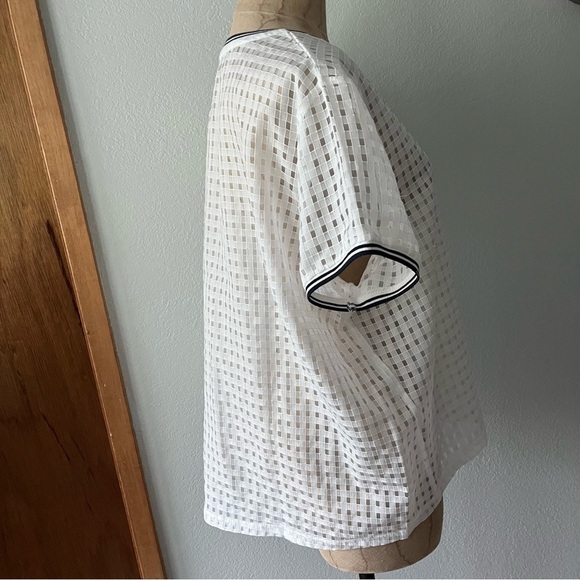 EARTH MUSIC ECOLOGY sz M White Window Pane Short Sleeve Blouse Navy Trim - Picture 3 of 6